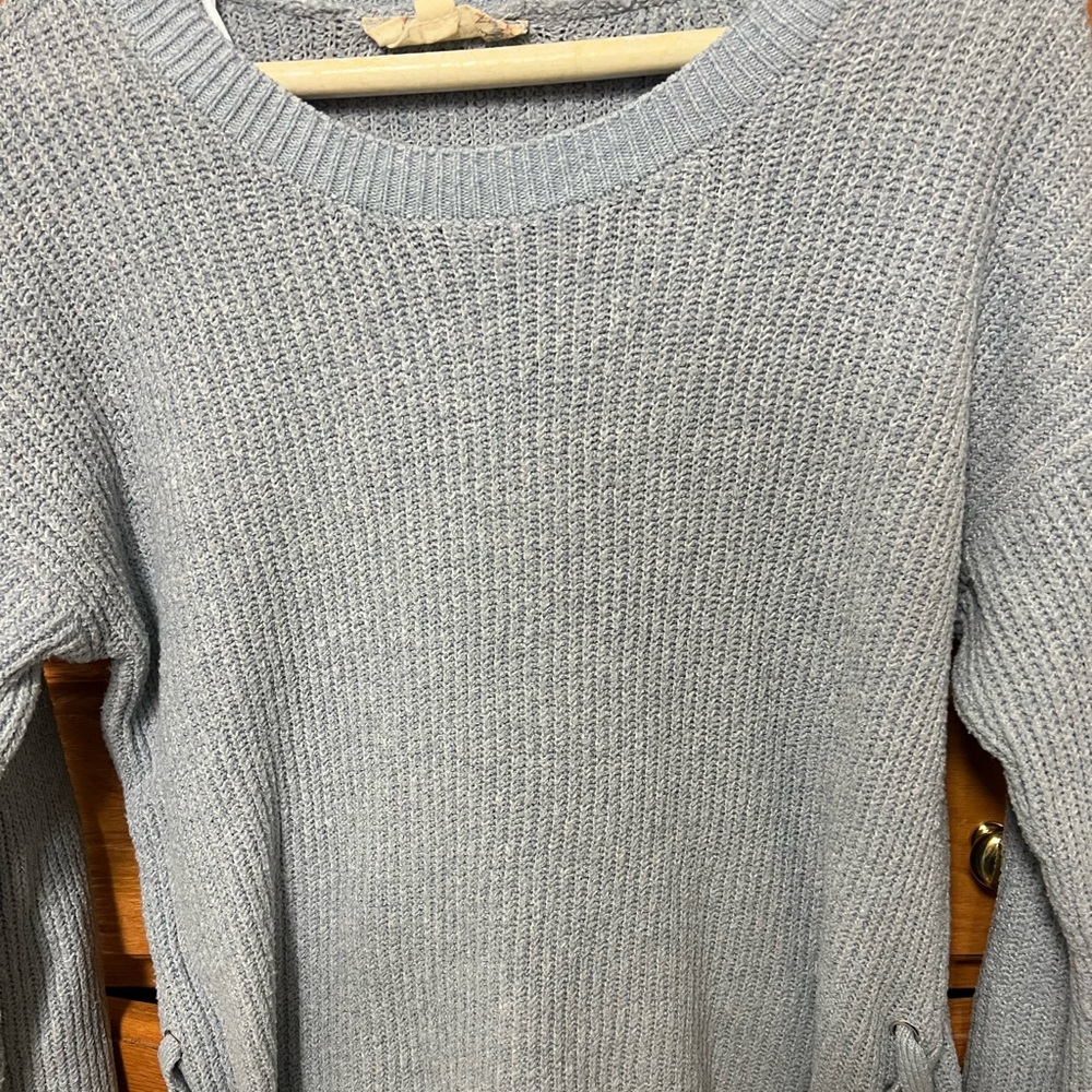 Used sweater size S. Cute detail at bottom.